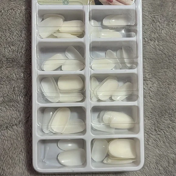 ‼️ 100pcs Assorted Nail Tips - Picture 2 of 2